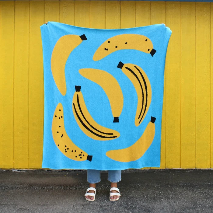 BANANAS THROW