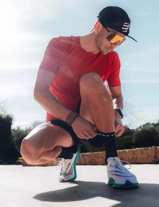 Compressport | Pro Marathon Socks V2 | Black / White
