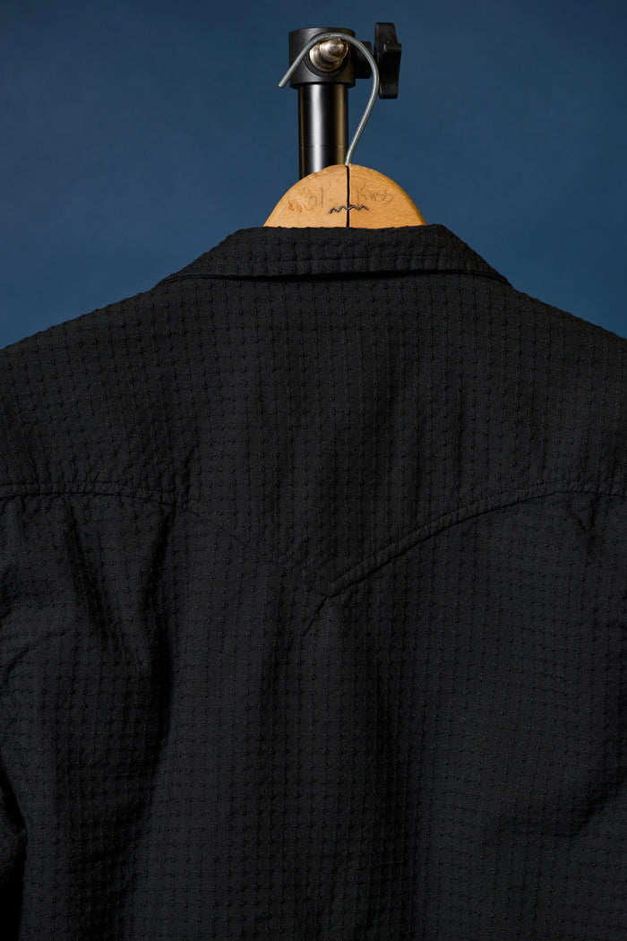 Dobby Woven Open Collar in Black
