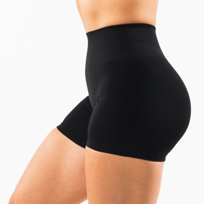 Alphalete - Amplify Ultra-High Rise Short - Black