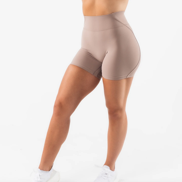 Alphalete - Aura Ultra-High Rise Short - Sand