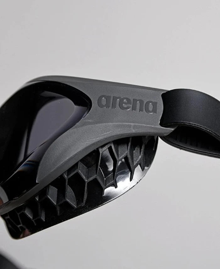 Arena | Air Bold Swipe | Smoke / Black