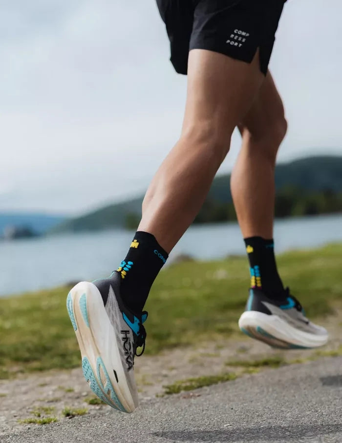 Compressport | Pro Racing Socks V4 | Run High | IRONMAN 2026 | Black
