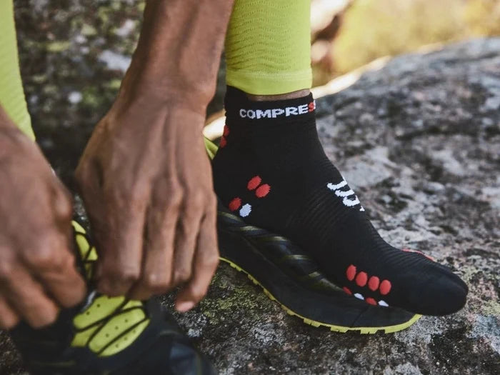 Compressport | Pro Racing Socks V4 | Run Low | Black / Red