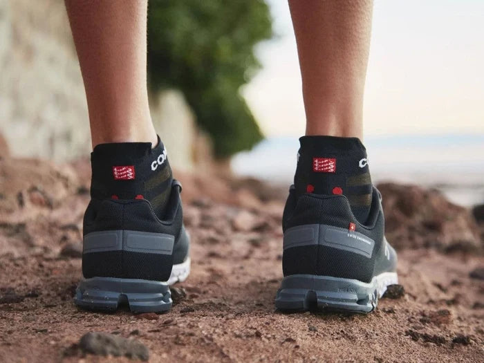 Compressport | Pro Racing Socks V4 | Ultralight | Run Low | Black / Red