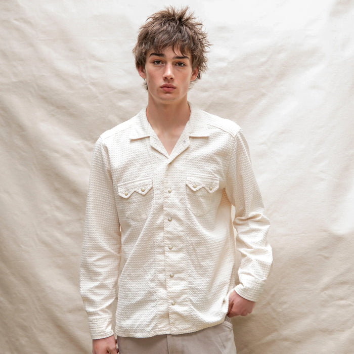 Dobby Woven Open Collar in Chalk