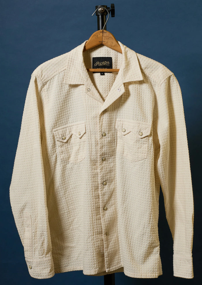 Dobby Woven Open Collar in Chalk
