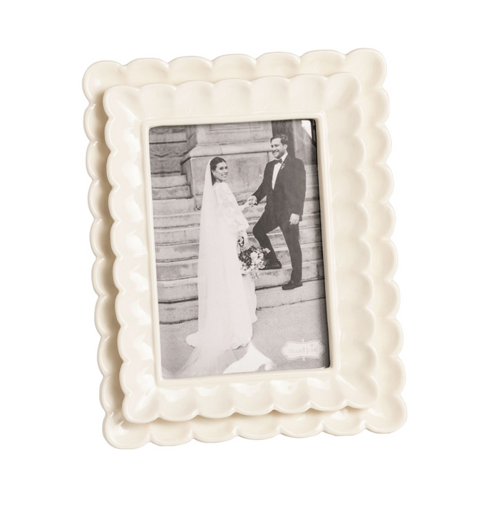 Large Scalloped Frame