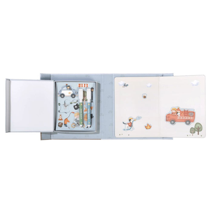 Little Dutch® Magnetic Activity Book Jim Vehicles – slika 3
