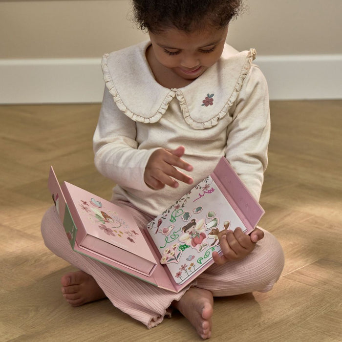 Little Dutch® Magnetic Activity Book Rosa Fairy Garden – slika 7
