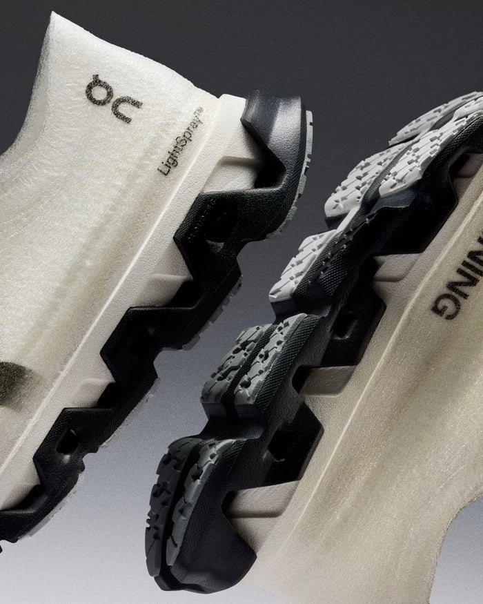 ON | Cloudmonster 3 Hyper Lightspray | Unisex | Black / Apollo