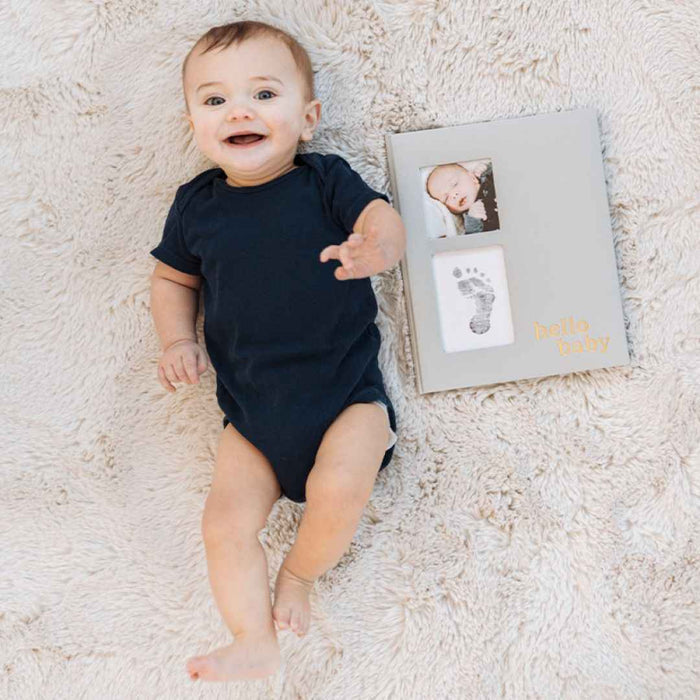 Pearhead® Hello Baby Babybook dnevnik dragocenih spominov Pearhead