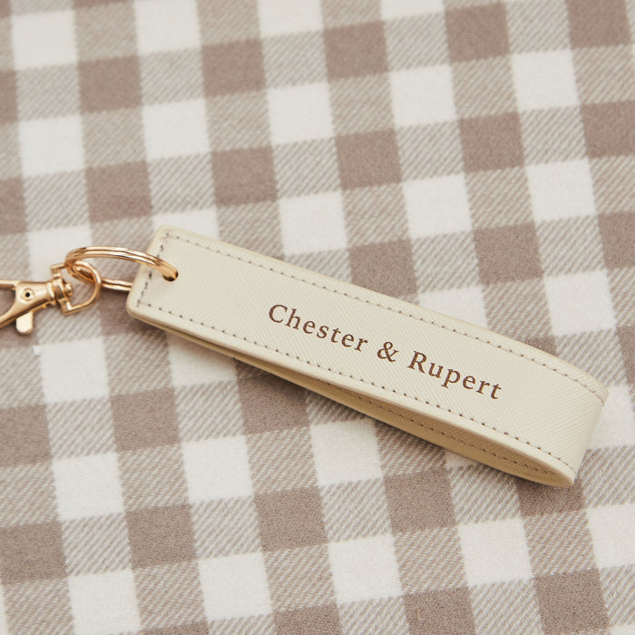 Personalised Mama Neutral Oyster Keyring