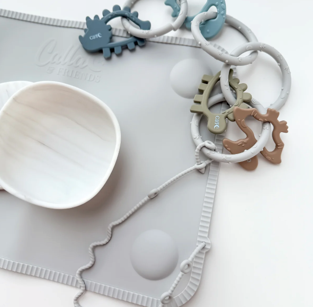 The Tidy Traveler Solid Placemat Set - Whisper Gray Brush Stripes