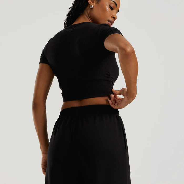 Women's Best - Comfort Ribbed Cropped T-Shirt - Black